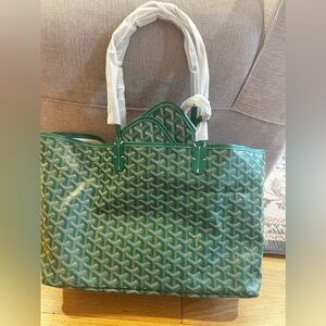 Green tote bag